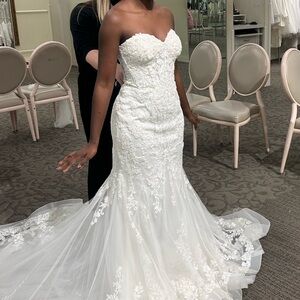 Elegant White Strapless Wedding Dress